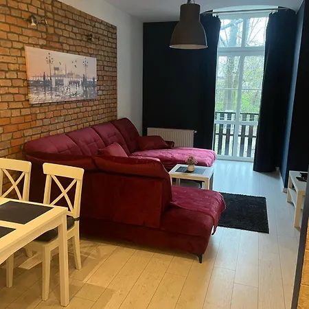 Rubin Klimatyczny W Samym Centrum Bielska Lägenhet